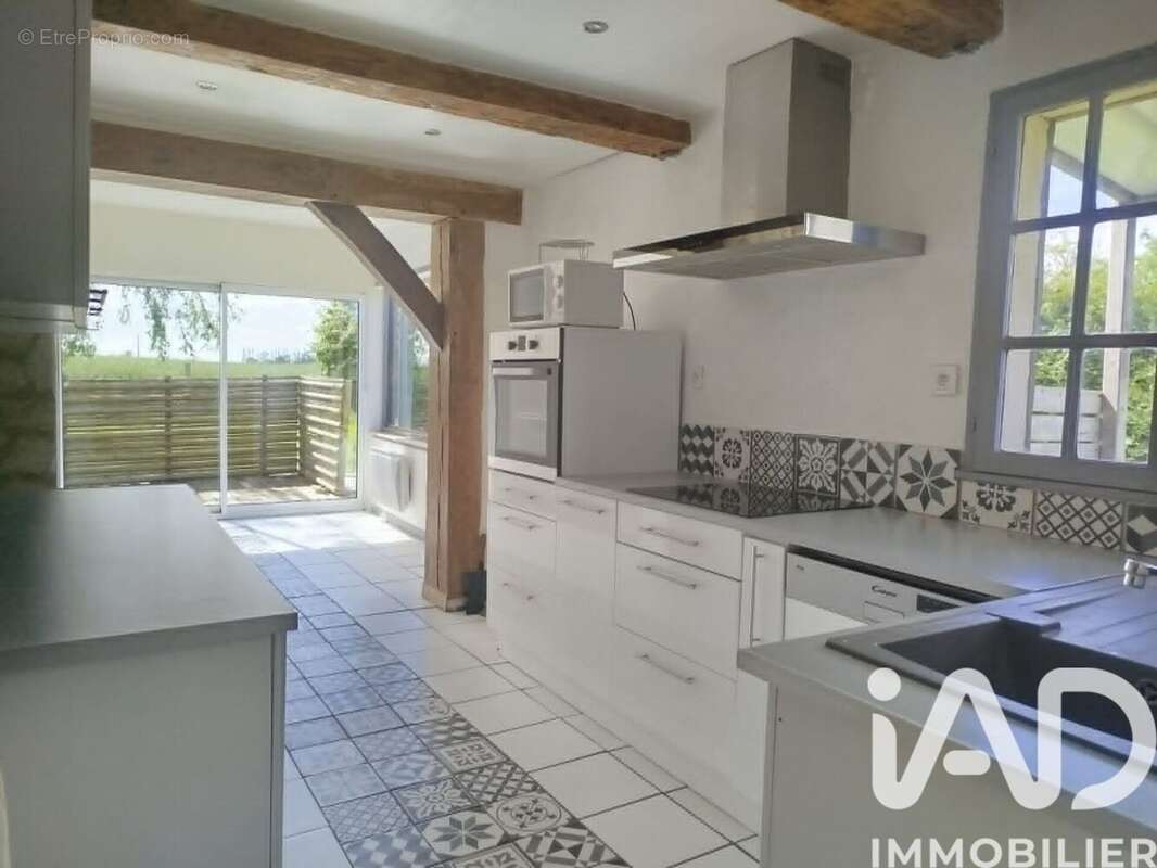 Maison 82 m² à Courbepine  - photo 8