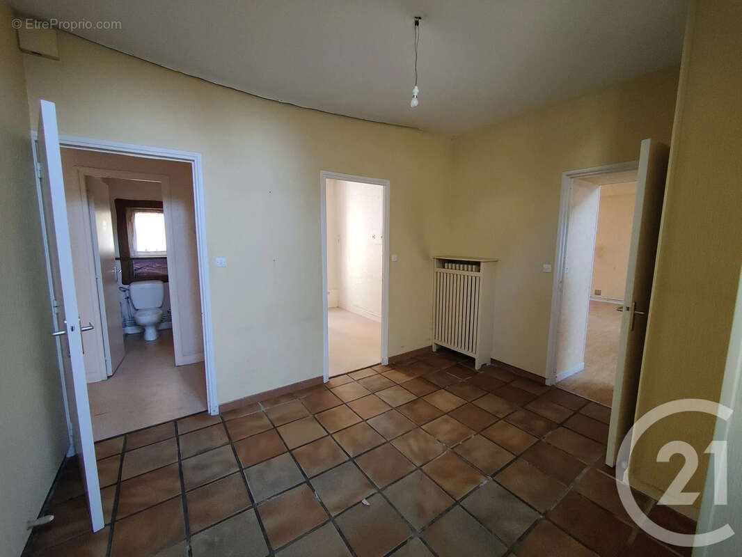 Appartement 82 m² à Cosne-Cours-Sur-Loire  - photo 2
