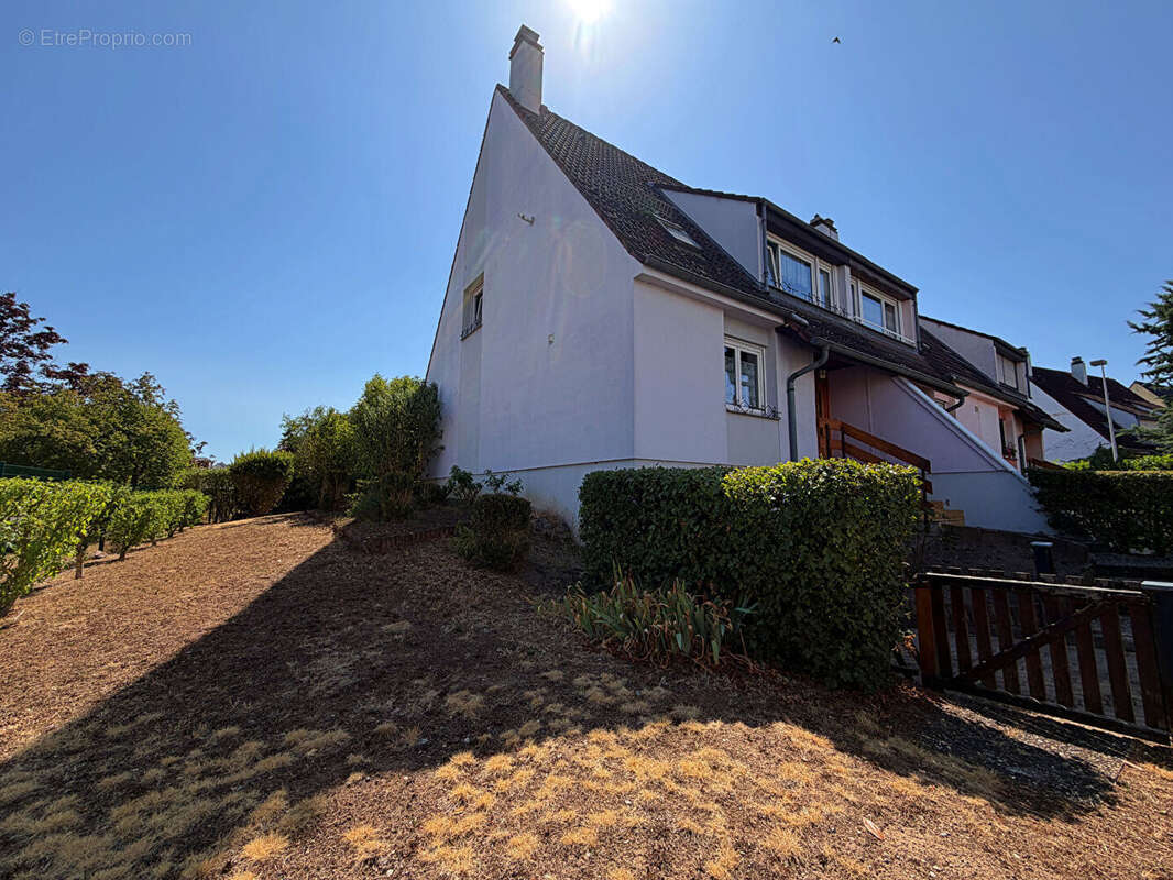 Maison 5 pièces - 110m² avec jardin à rénover - photo 11
