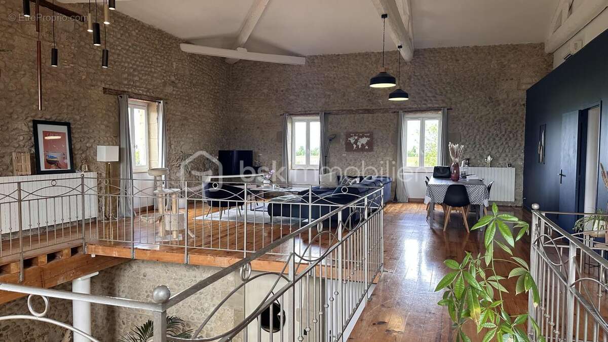 Maison à ROMANS-SUR-ISERE