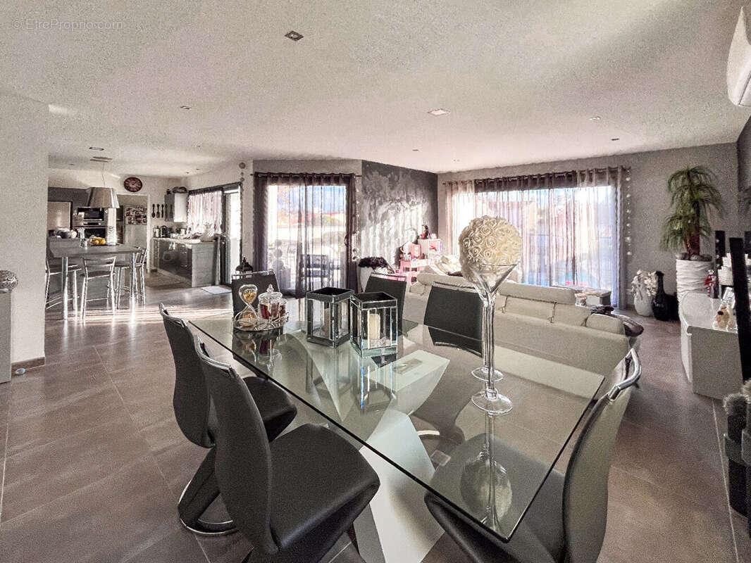 Maison à SAINTE-SOULLE