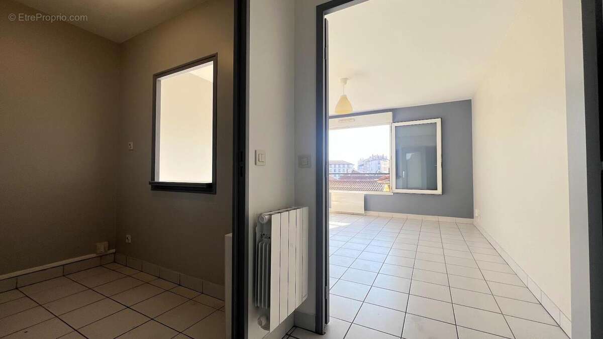 Appartement 41 m² à Lyon-4e  - photo 4