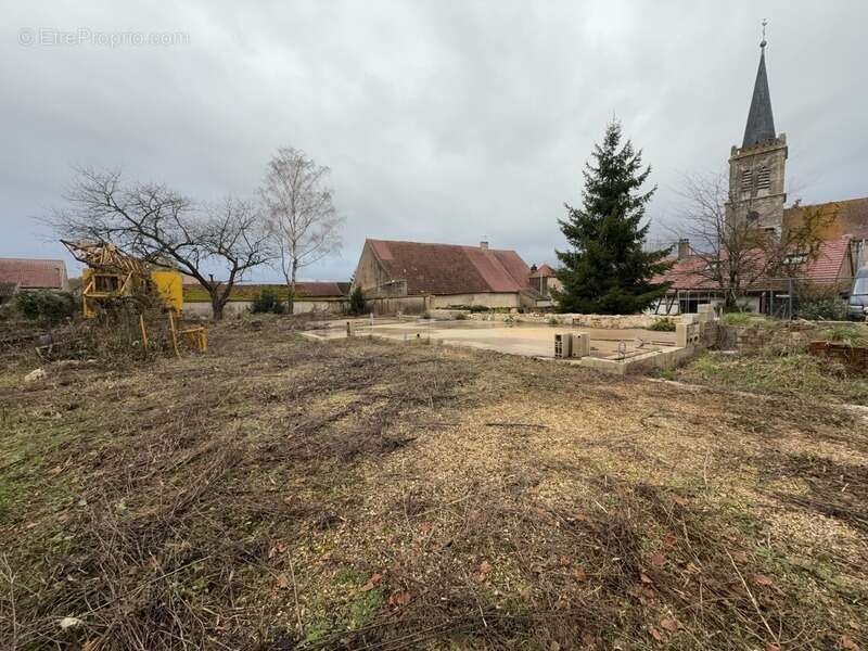 Terrain à ETEVAUX