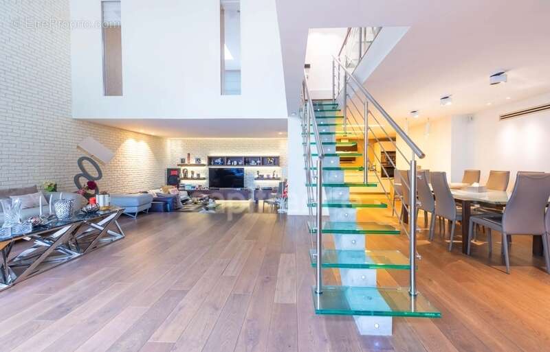 Maison à COURBEVOIE