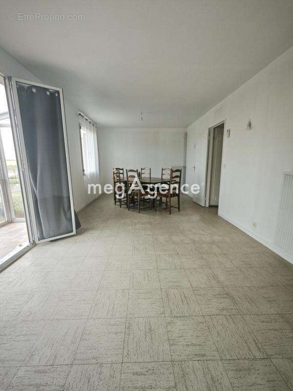 Maison 90 m² sur sous sol total - photo 2