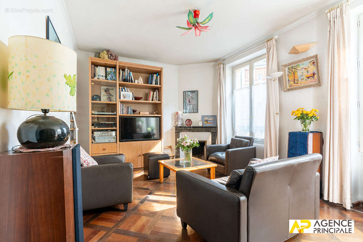 Maison de ville - 7 pièce(s) 137.59 m2 - photo 11