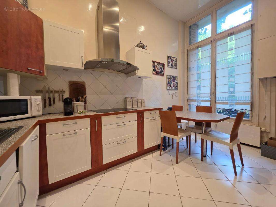 Appartement à GRUCHET-LE-VALASSE