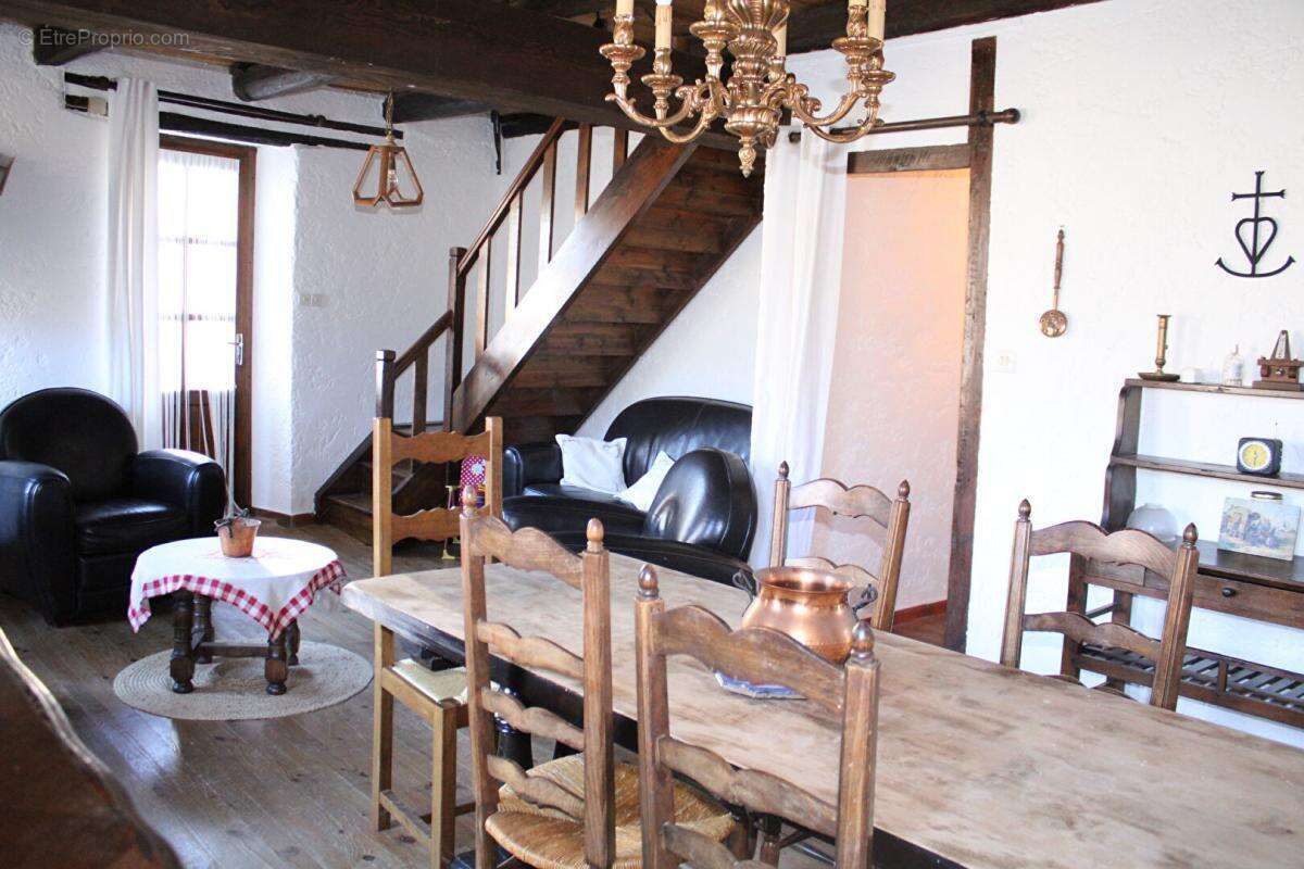 Appartement à LAVEYRUNE