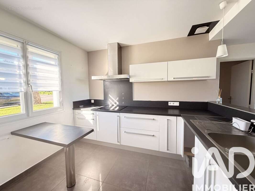 Maison 104 m² à Saint-Remy  - photo 8