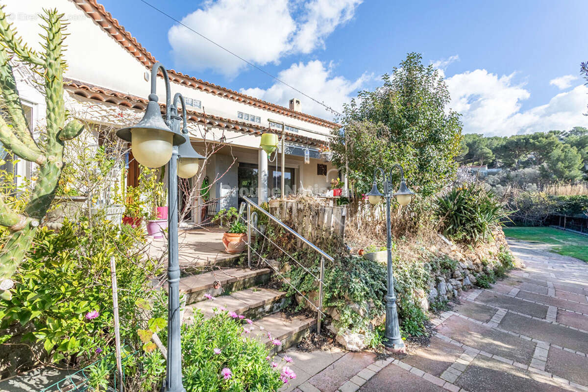 Maison à ENSUES-LA-REDONNE