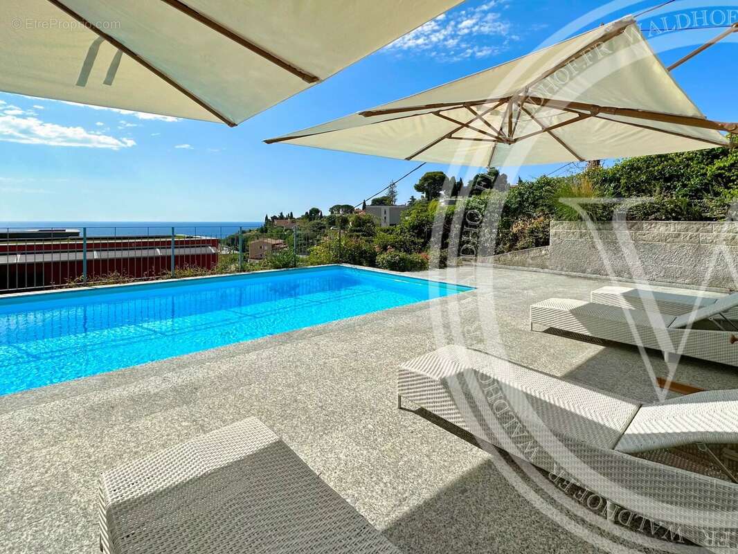 Appartement à ROQUEBRUNE-CAP-MARTIN