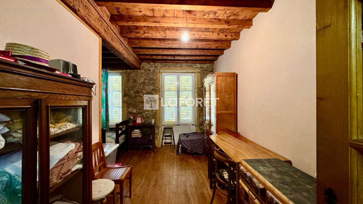 Maison à SOURCIEUX-LES-MINES