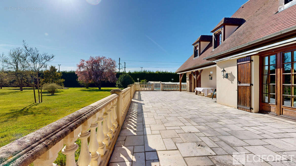 Maison à TOULON-SUR-ALLIER