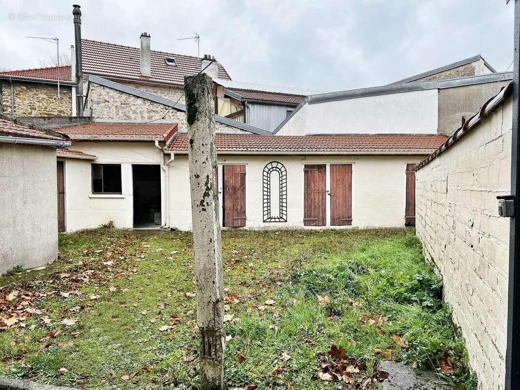 Appartement à SAINT-MAUR-DES-FOSSES