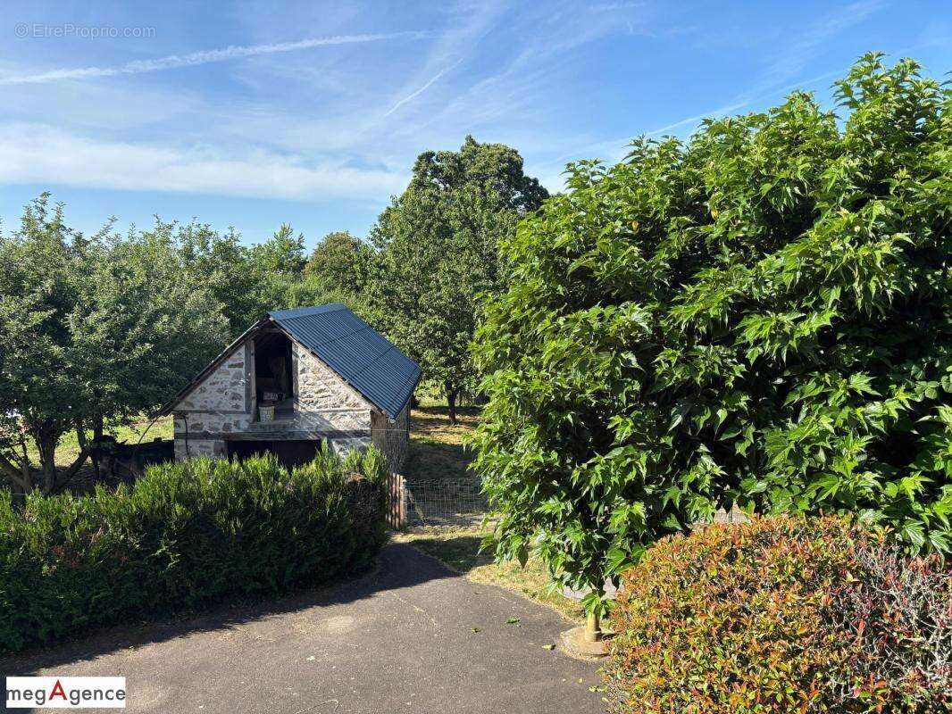 Corps de ferme en pierre entre Brive et Tulle - photo 8