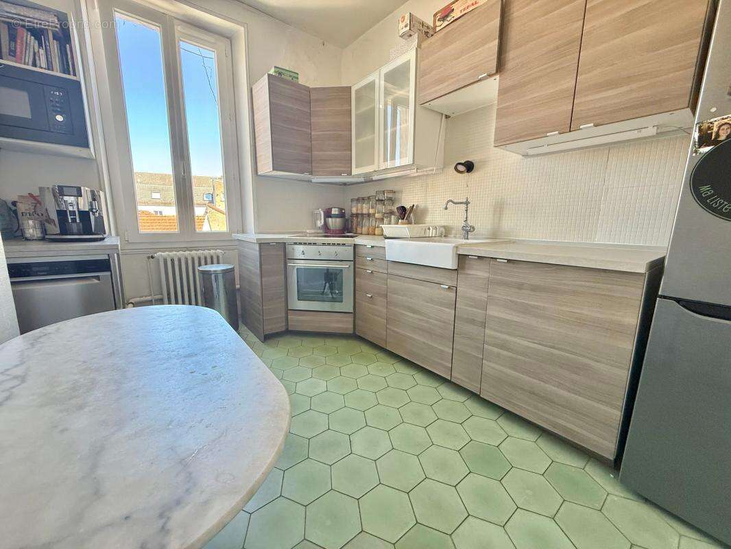 Appartement ancien T 4 - 89 m²- centre-ville - 2 chambres- Balcons, Cave - photo 20
