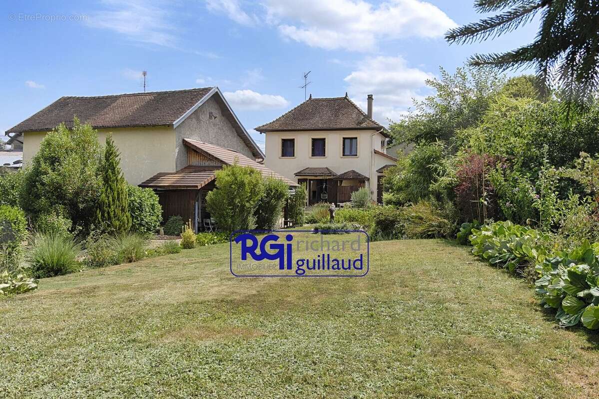 Maison à LA TOUR-DU-PIN