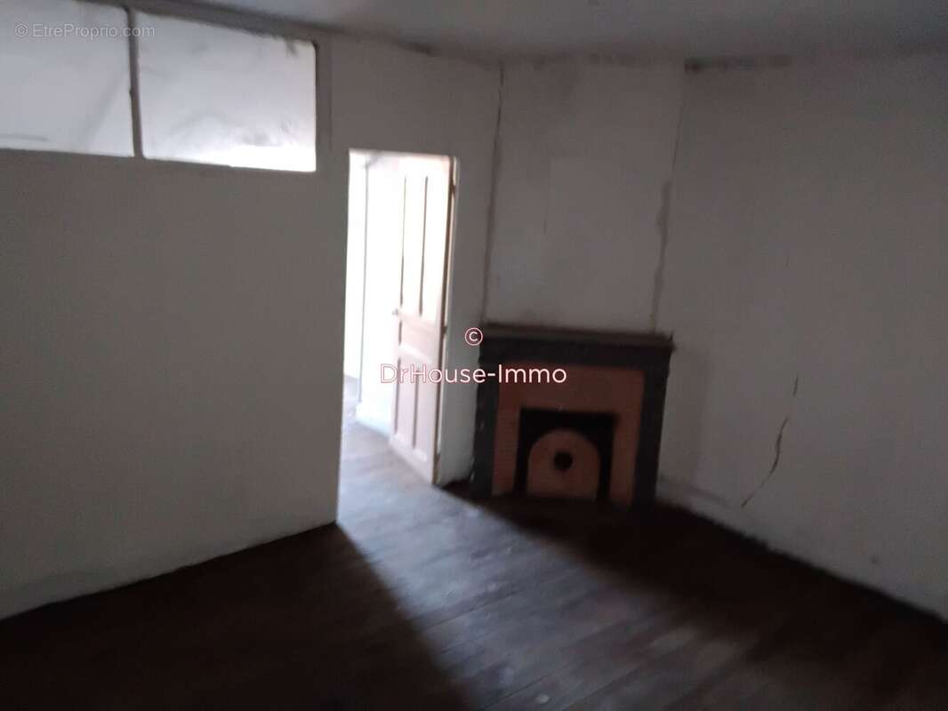 Appartement 380 m² à Villefranche-De-Rouergue  - photo 18