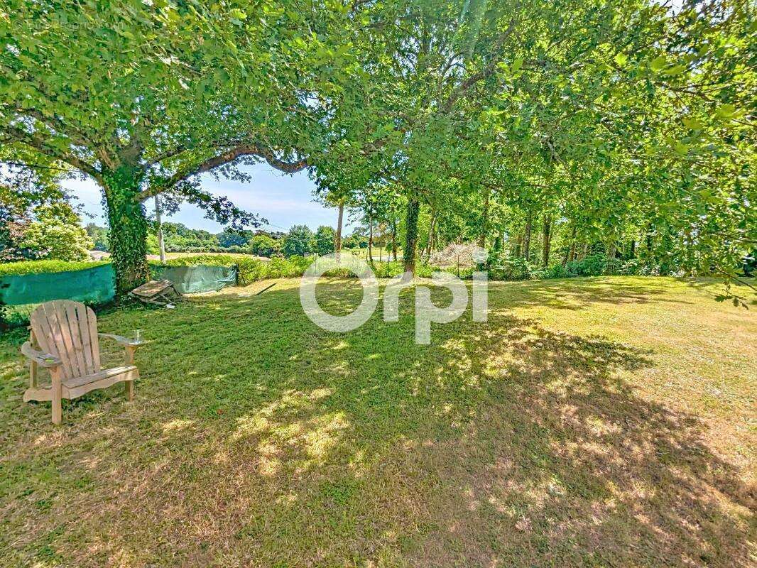 Maison à NOTRE-DAME-DE-SANILHAC