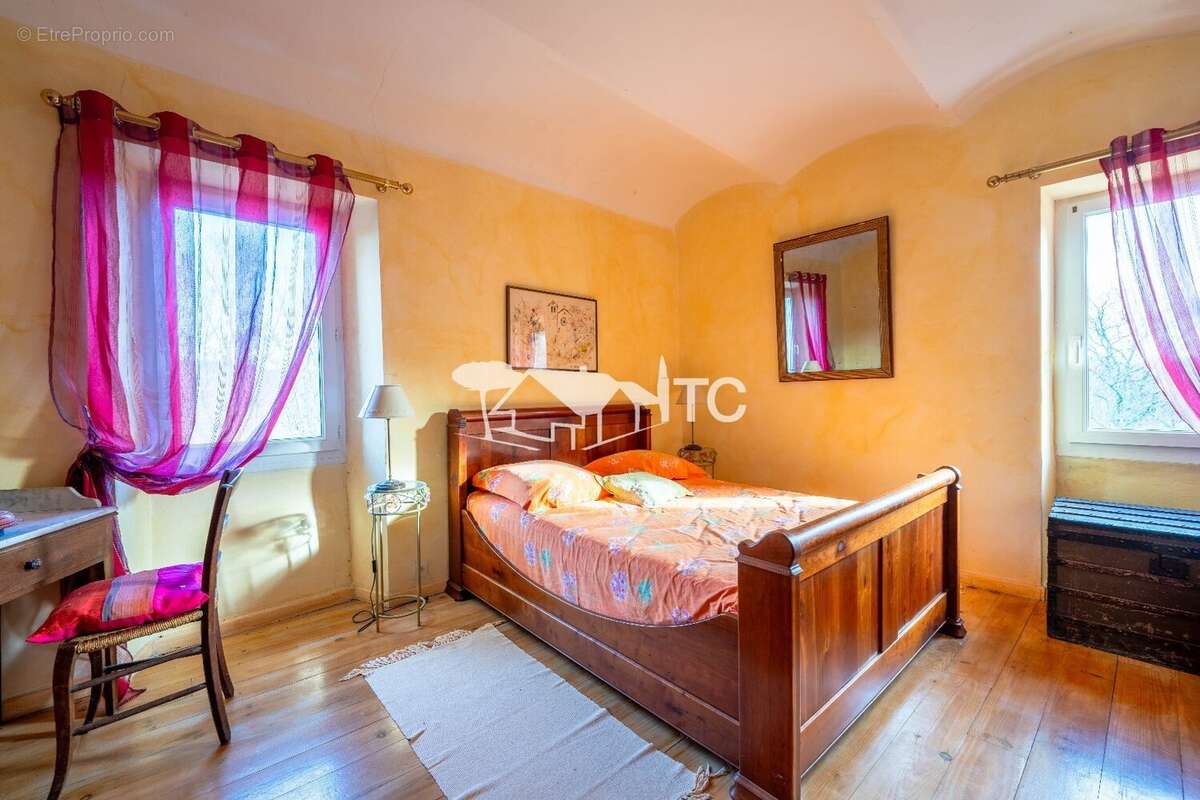 Maison à SAINT-PAUL-LE-JEUNE