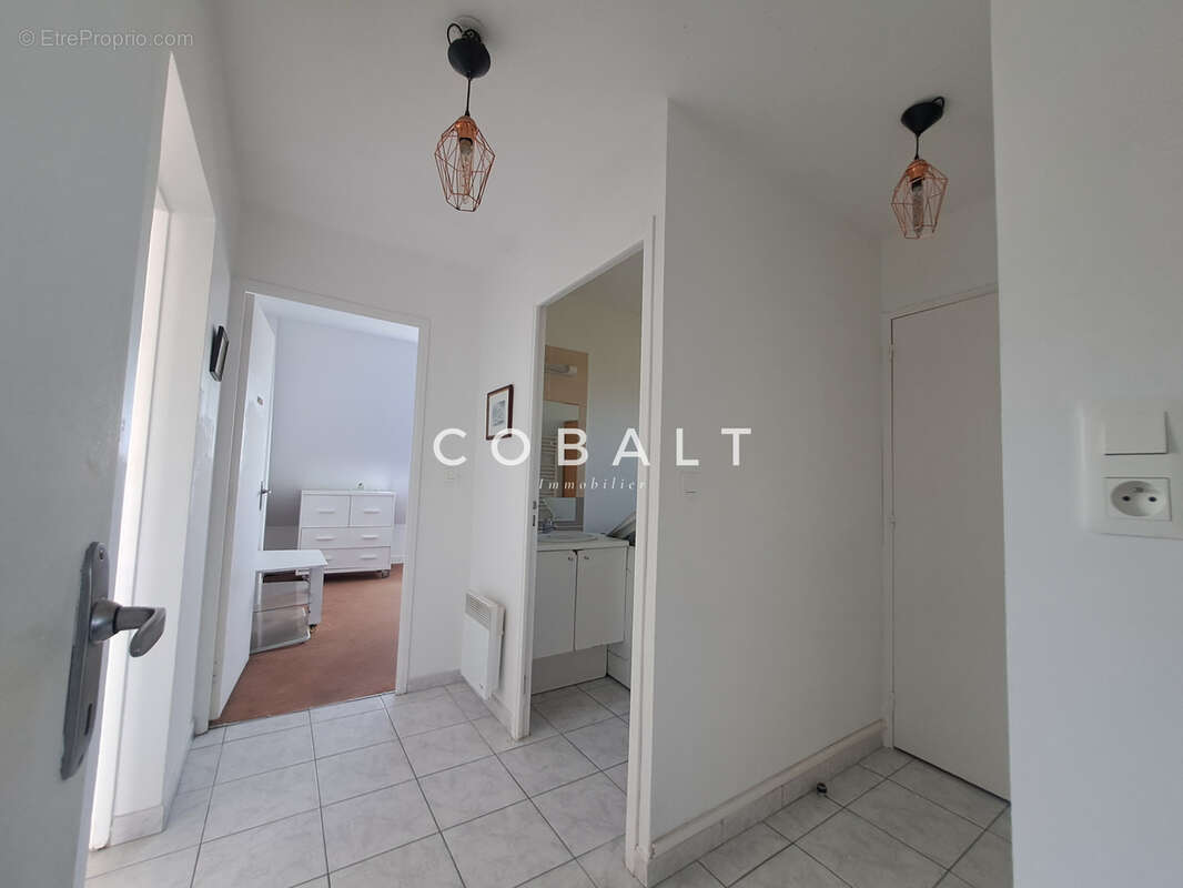 Appartement - 80 m2 - 2 chambres - Place de stationnement + Cave - Saint-Marc-sur-Mer - photo 6