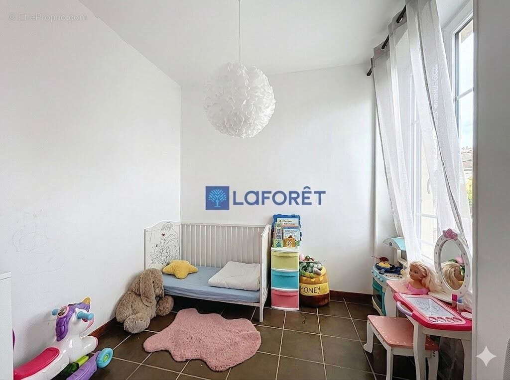Appartement à SAINT-PIERRE-DU-PERRAY