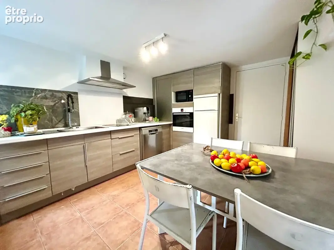 Maison 10 pièces 392 m² à vendre à Beausemblant (26240) - photo 9