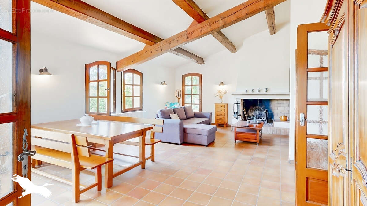 Maison à LA BASTIDE-DES-JOURDANS