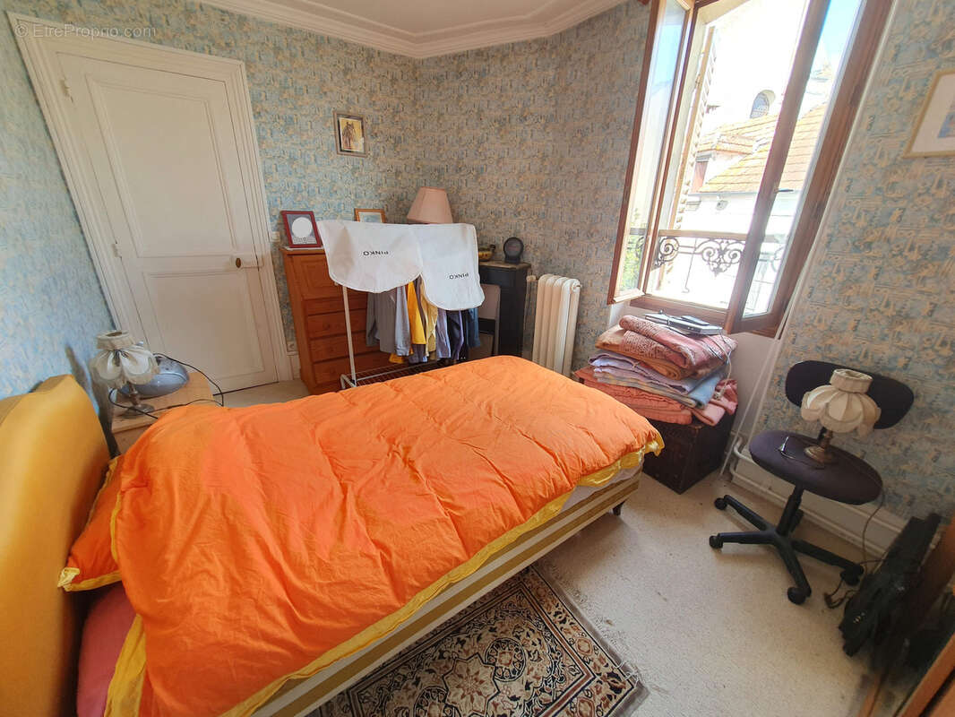 Maison à COUBRON
