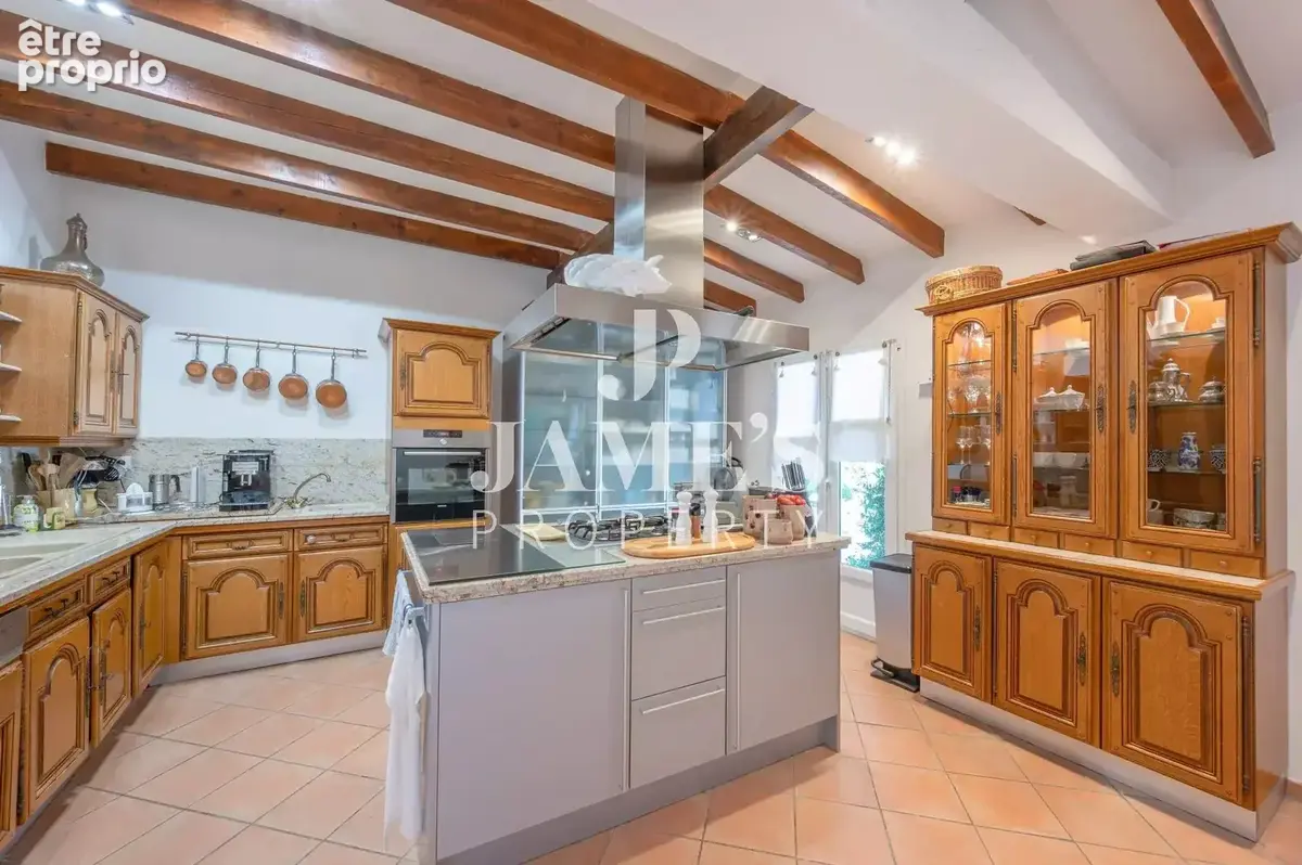 Maison 8 pièces 210 m² à vendre à Paradou (13520) - photo 9