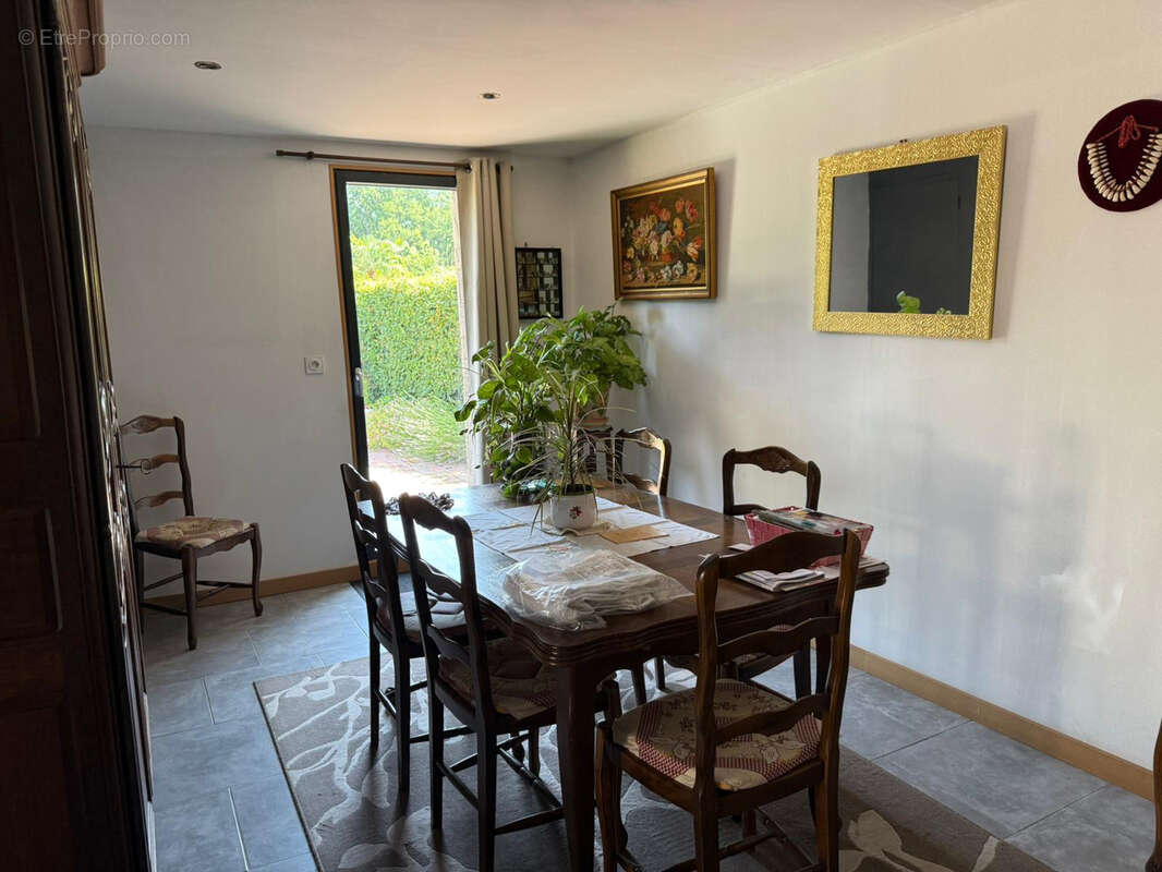 Maison à CORMEILLES