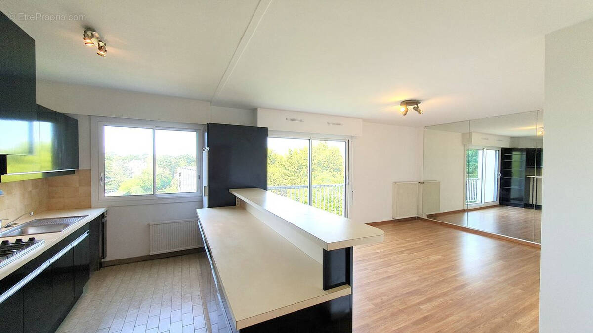 Appartement à SAINT-SEBASTIEN-SUR-LOIRE