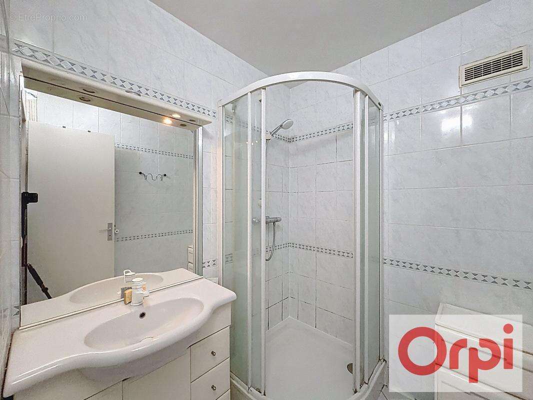 Maison à VOISINS-LE-BRETONNEUX