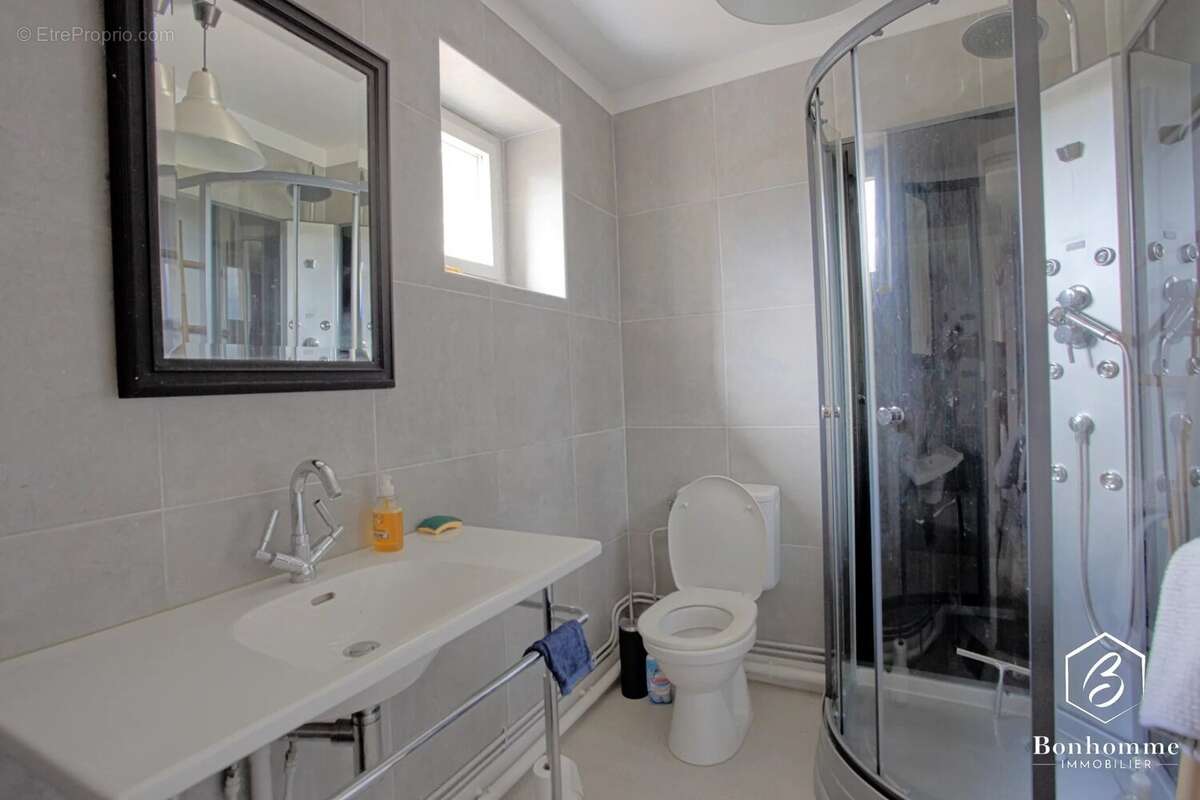 Maison à SAINT-CAPRAIS-DE-BORDEAUX