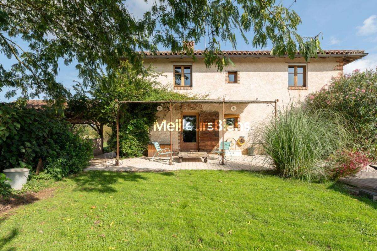 Maison bressane 327m² à Sulignat, terrain 4863m² - photo 3