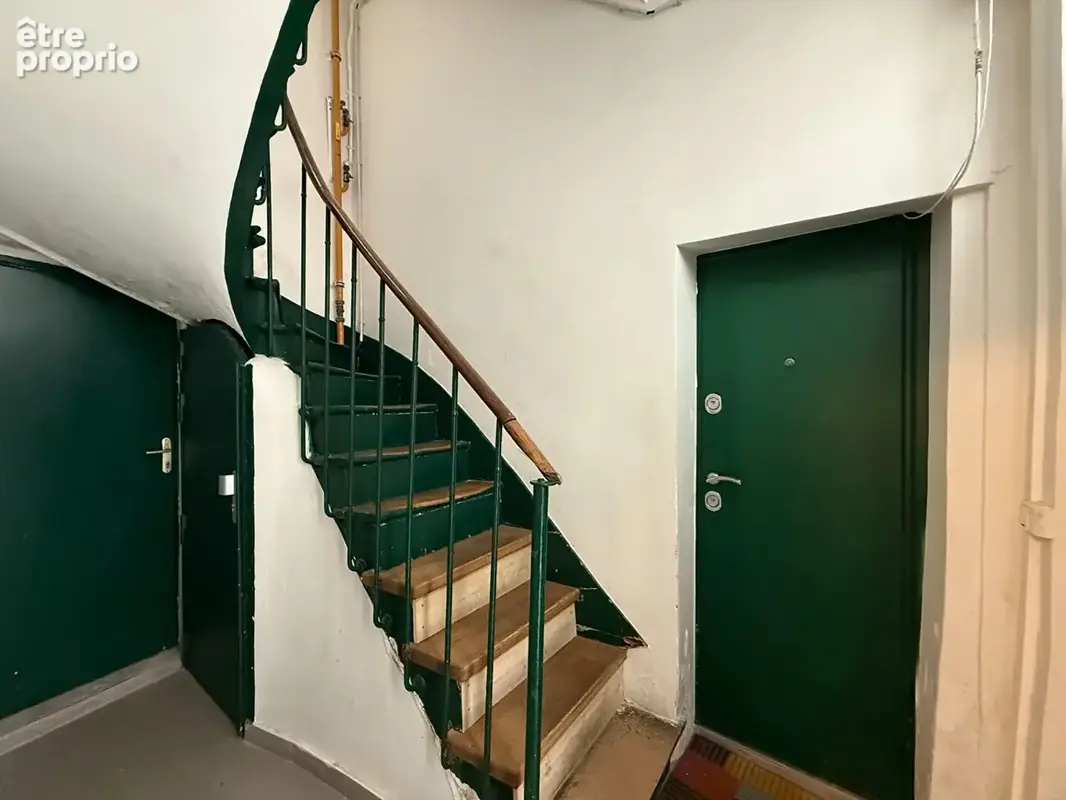 Paris 18, rue leon, petit 2 pieces sur cour renové dans une residence recemmment ravalée avec isolation exterieure - photo 6