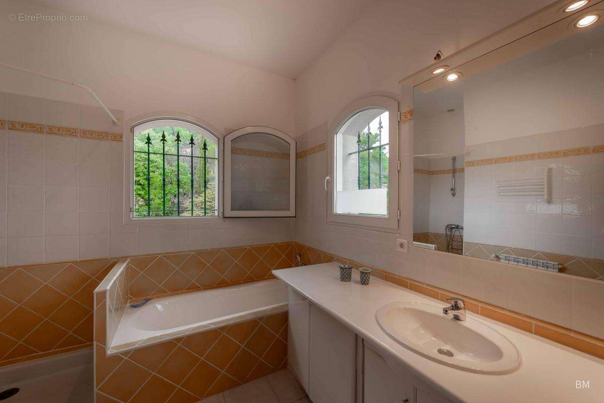 Maison à LA MOTTE