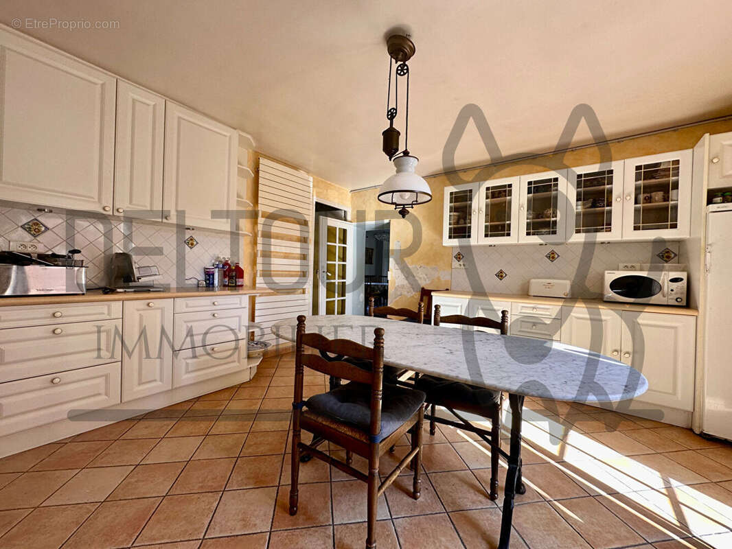 Maison à VILLENEUVE-LE-COMTE