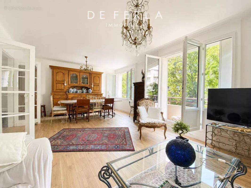 Appartement à PARIS-15E