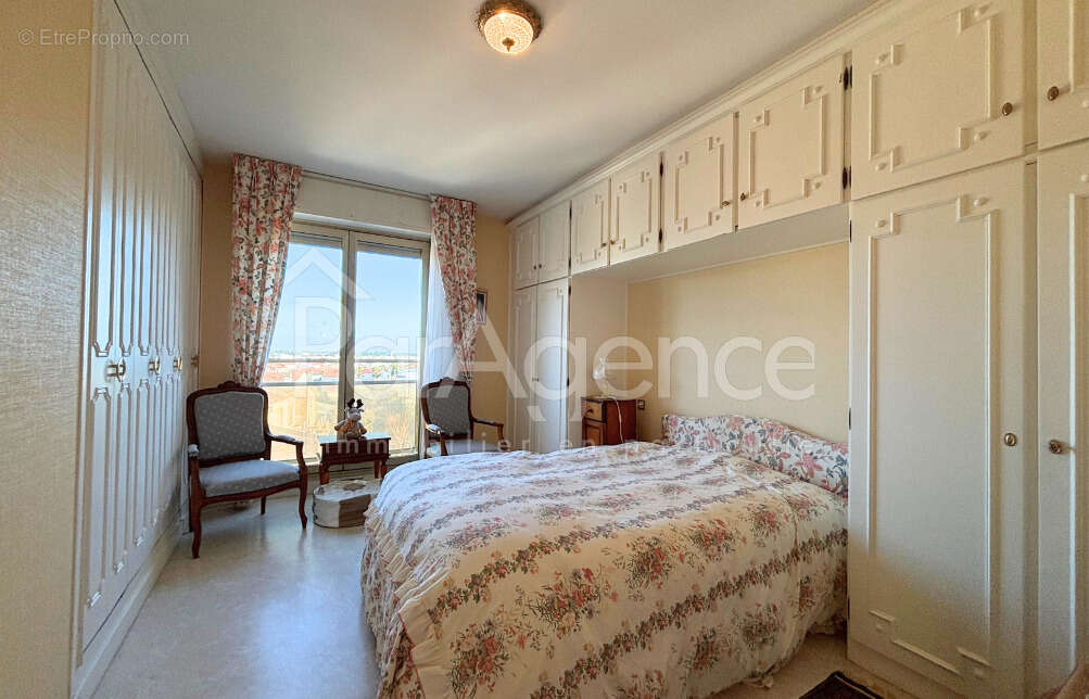 Appartement T5 - Centre-ville - Aperçu mer - photo 11