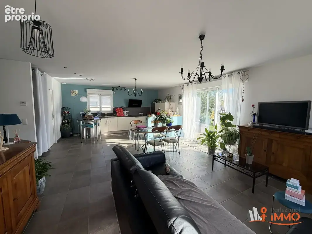 Maison 5 pièces 90 m² à vendre à Chambeon (42110) - photo 5