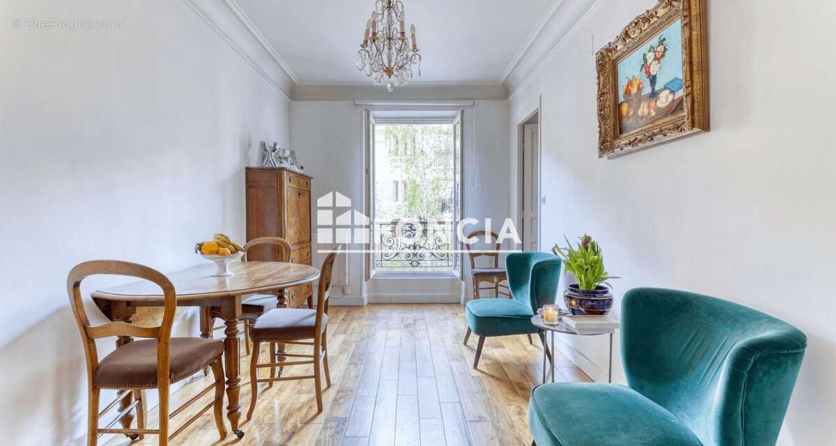 Appartement à PARIS-18E