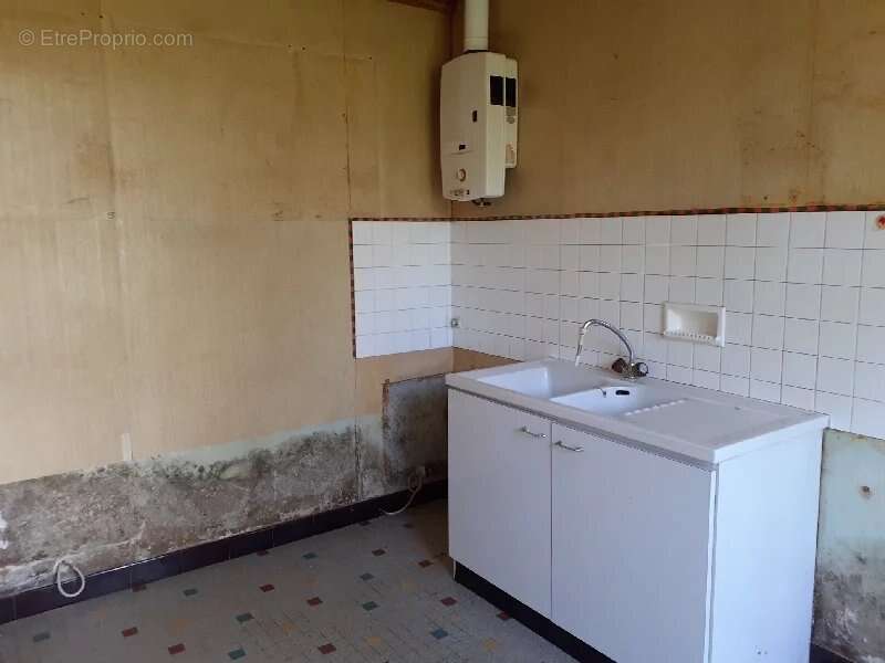 Propriété à rénover sans voisins proches et 5000m² de terrain - photo 8