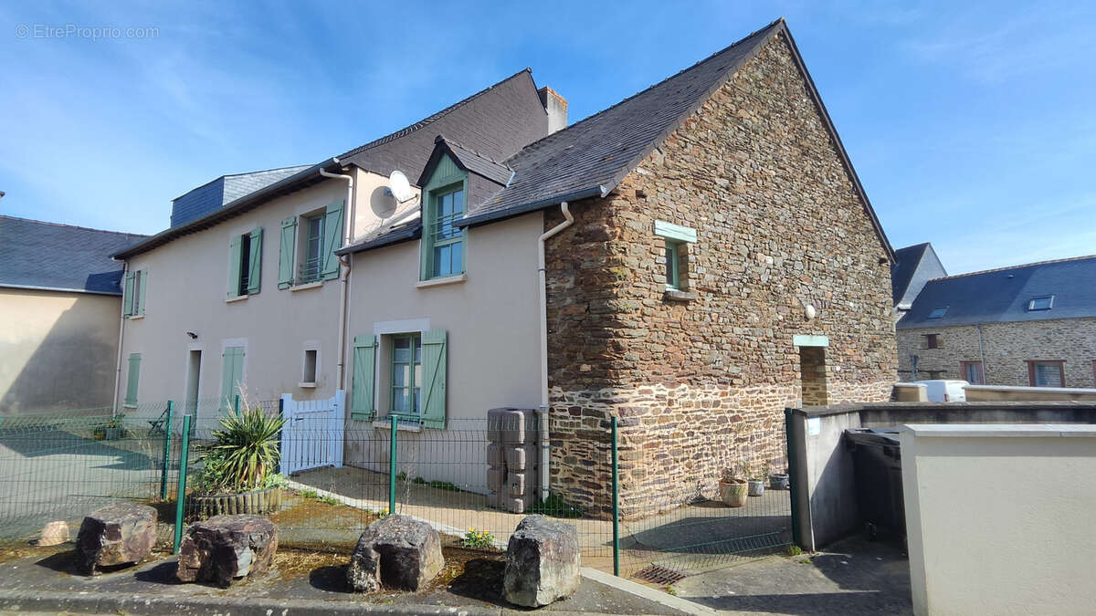 Maison à VERN-SUR-SEICHE