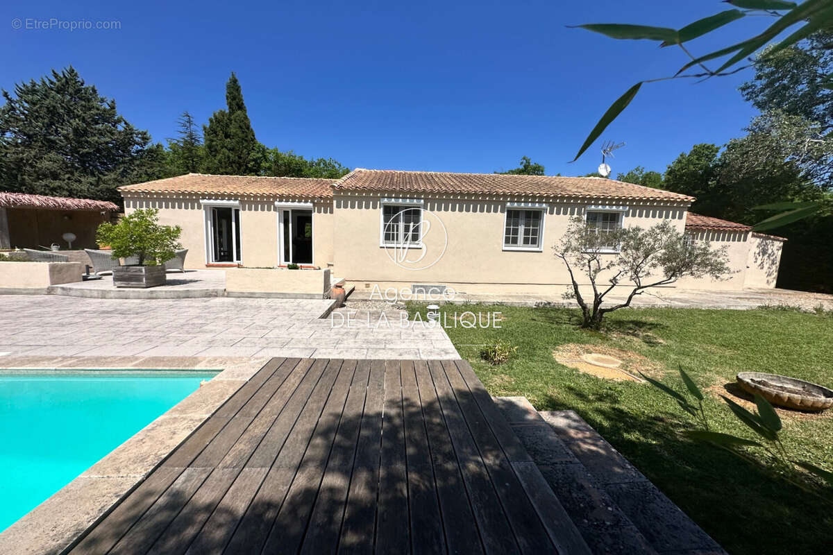 Maison à SAINT-MAXIMIN-LA-SAINTE-BAUME