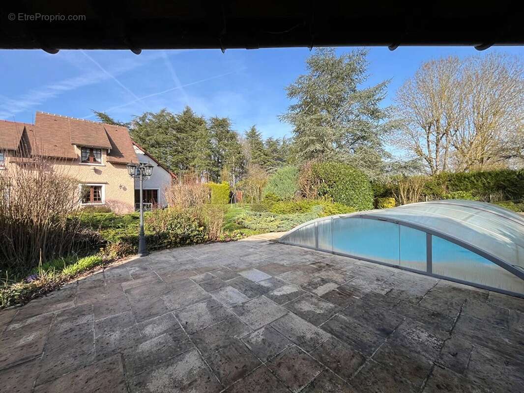 Maison à LES MESNULS