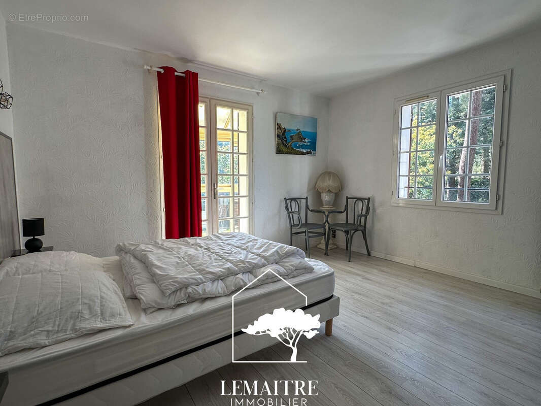 Maison à LES MATHES