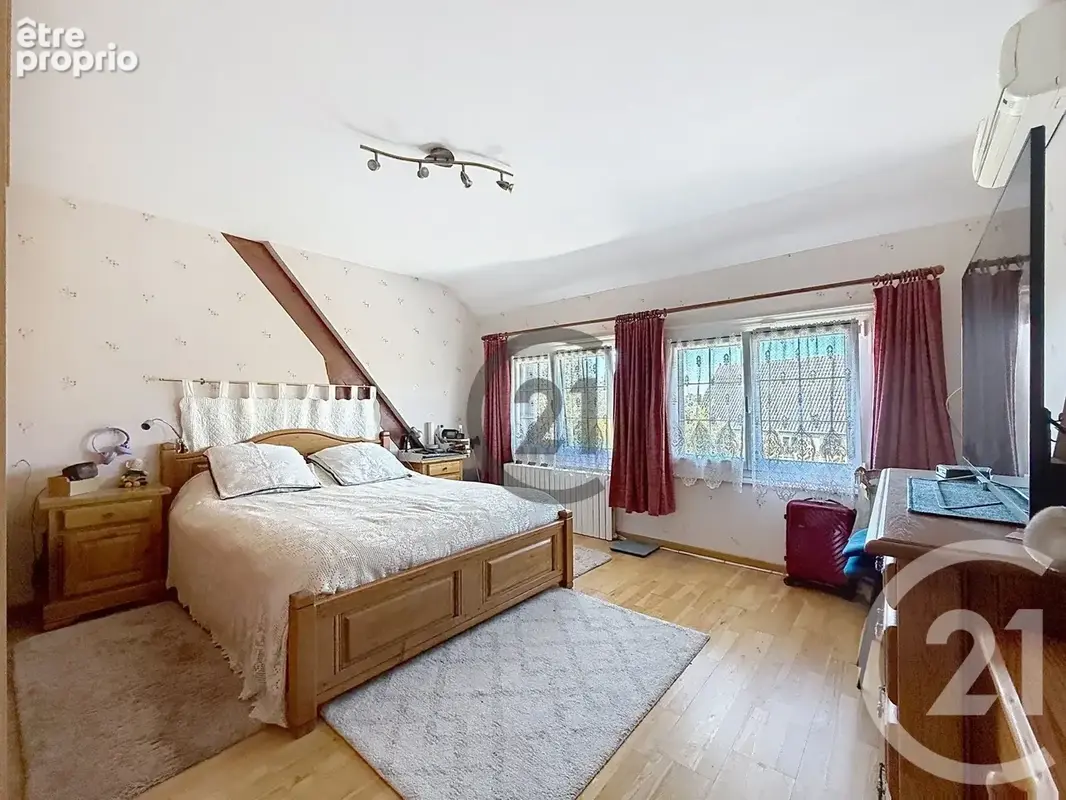 Maison 6 pièces 157 m² à vendre à Varennes-Jarcy (91480) - photo 6
