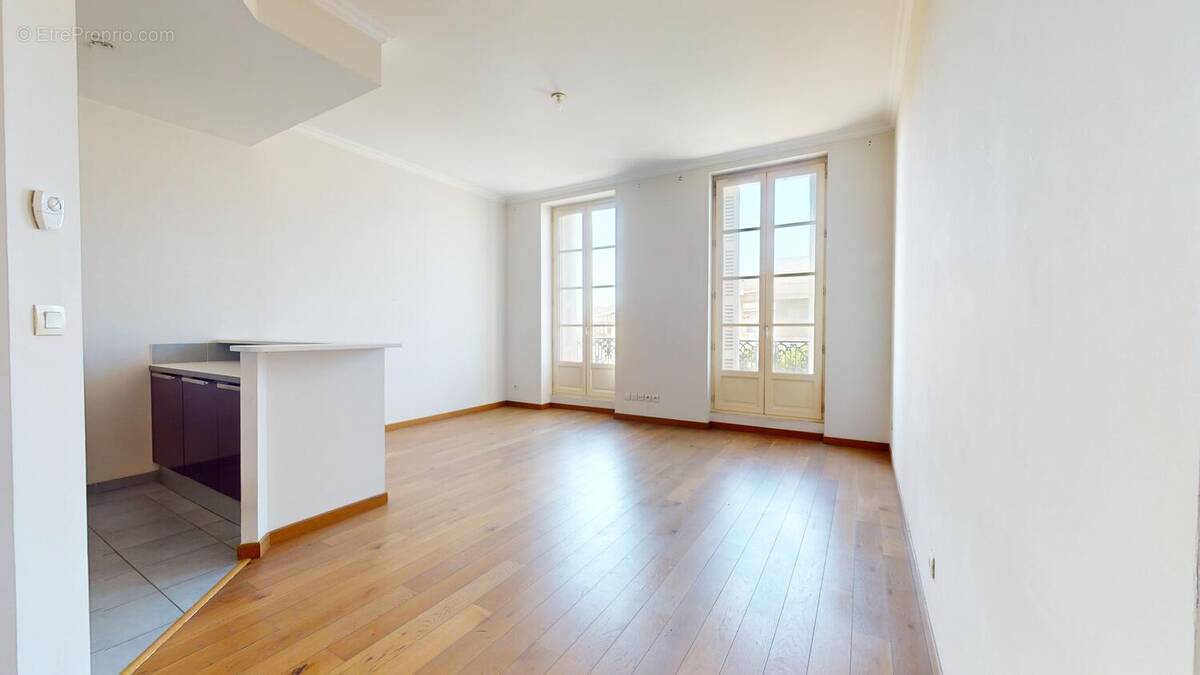 Appartement à MARSEILLE-2E