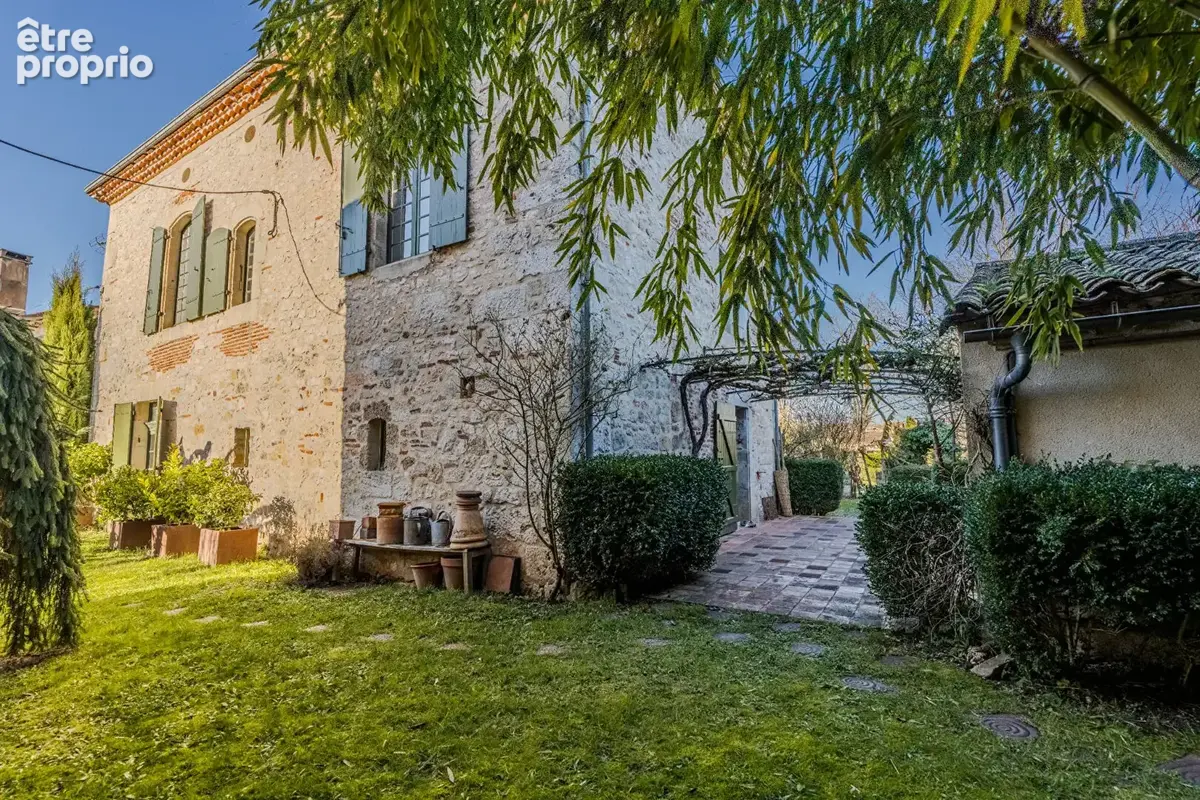 Ancien Presbytère du 18e siècle avec piscine et dépendances - photo 16